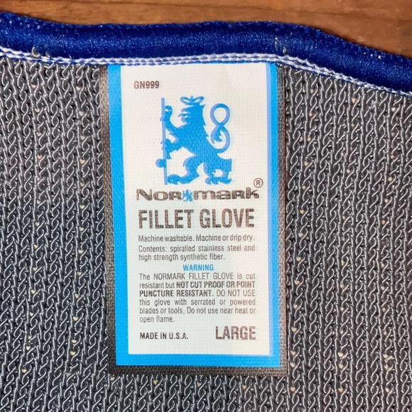 Fillet glove for fish - good used condition, STAINED but may be removable - Picture 4 of 12